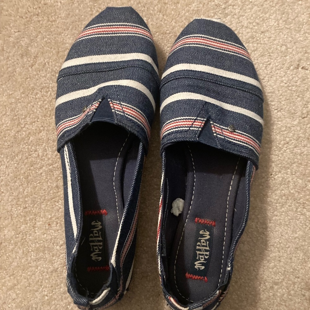 🔥 Tom’s style Striped Slip On Shoes